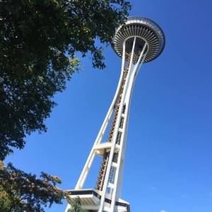 Meet your Posher, Lora